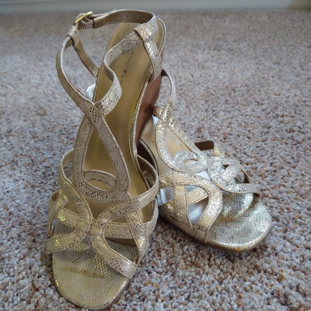 Gold Snakeskin Print Bandolino Wedge Sandal Size 8
